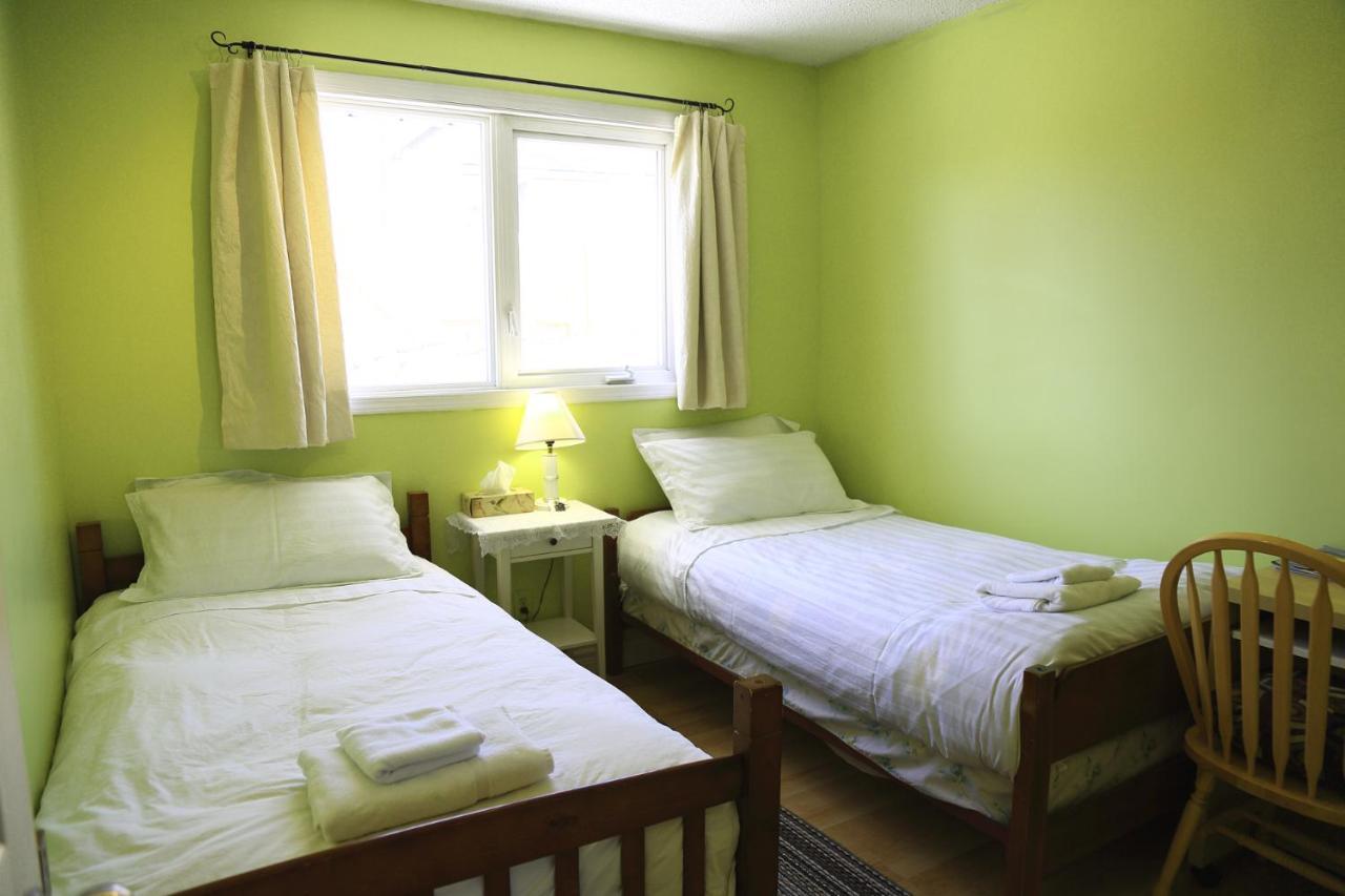 Jenny Guest House เยลโลว์ไนฟ์ ภายนอก รูปภาพ