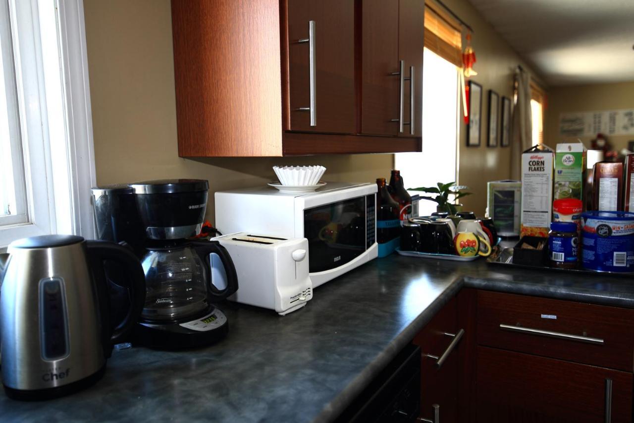Jenny Guest House เยลโลว์ไนฟ์ ภายนอก รูปภาพ