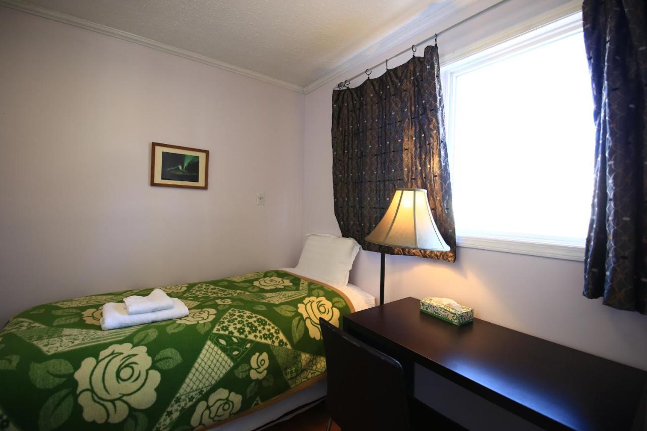 Jenny Guest House เยลโลว์ไนฟ์ ภายนอก รูปภาพ